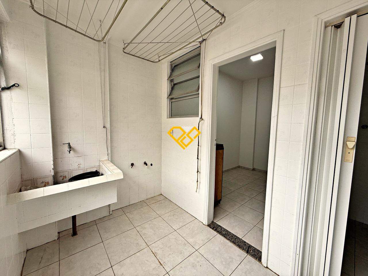 Apartamento à venda no Ponta da Praia: Área de serviço