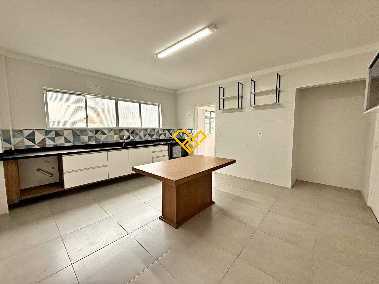 Apartamento à venda no Ponta da Praia: Cozinha