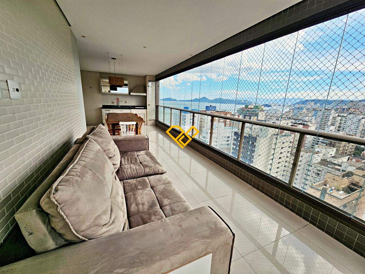Apartamento à venda no Embaré: Varanda