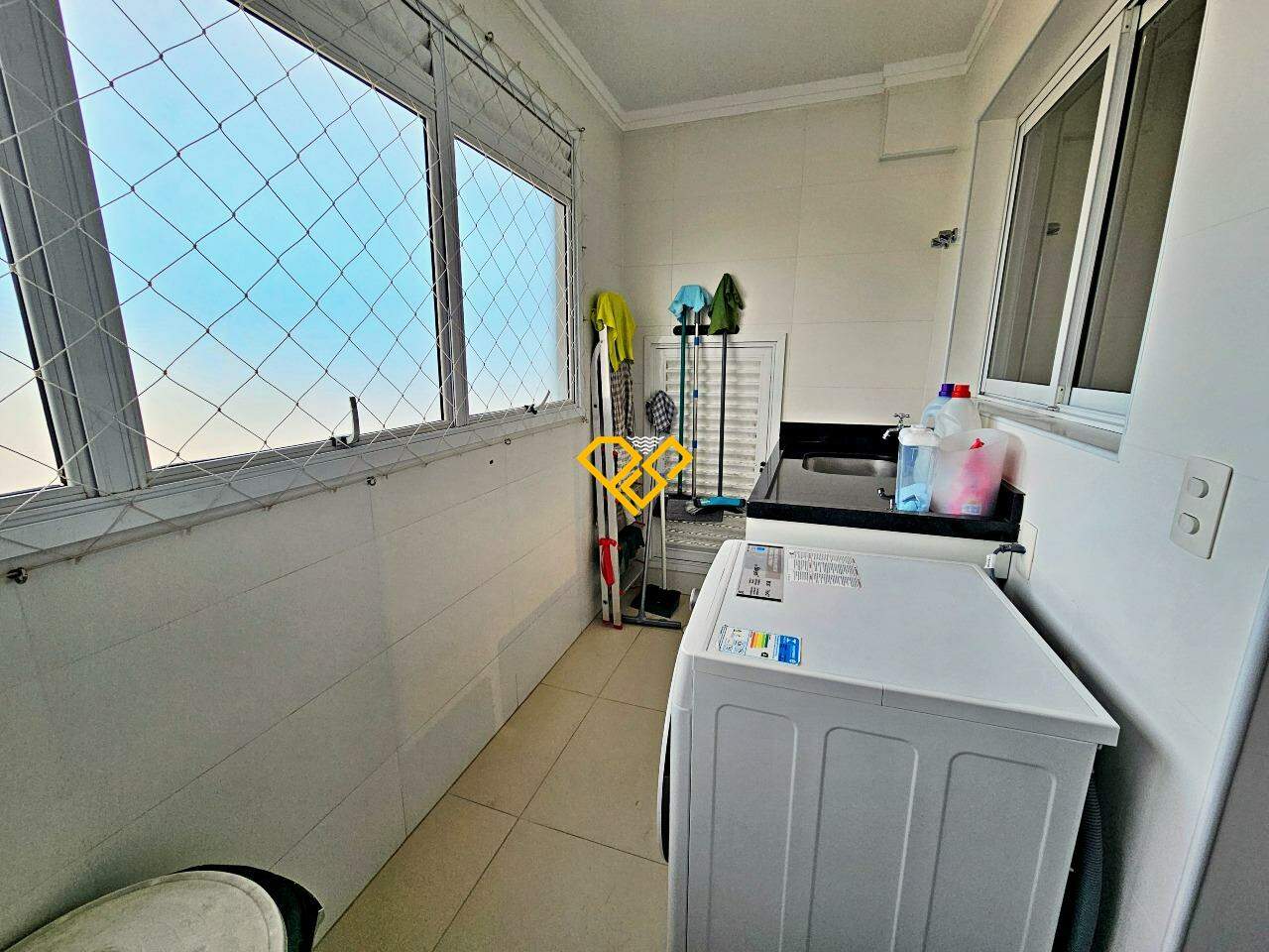 Apartamento à venda no Embaré: Área de serviço