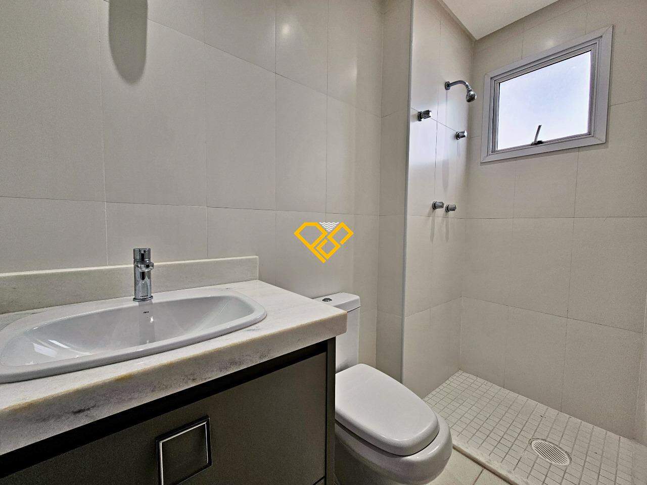 Apartamento à venda no Embaré: Wc de serviço