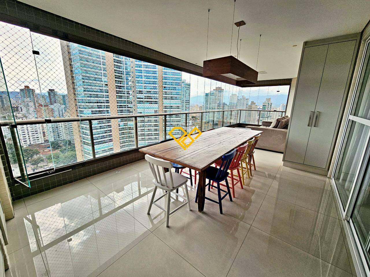 Apartamento à venda no Embaré: Varanda
