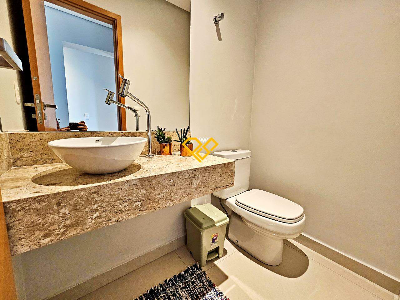 Apartamento à venda no Embaré: Lavabo