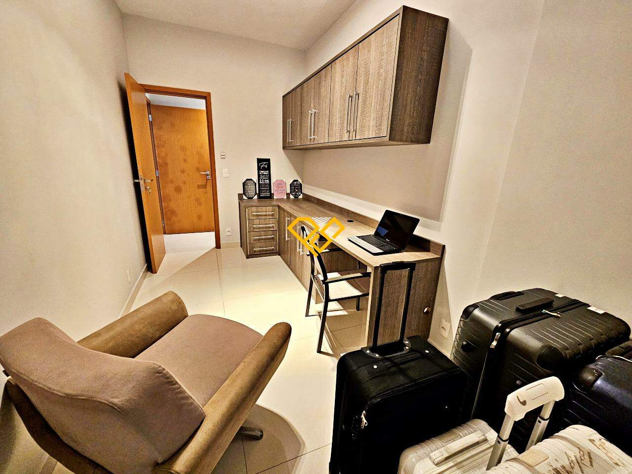 Apartamento à venda no Embaré: Dependência