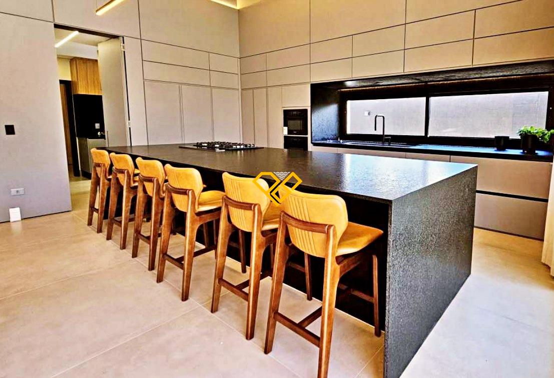 Casa à venda no Riviera: 