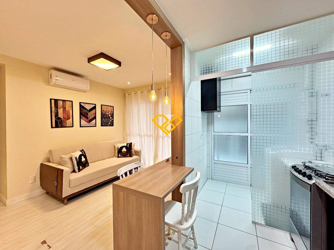 Apartamento para aluguel no Ponta da Praia: Sala e cozinha