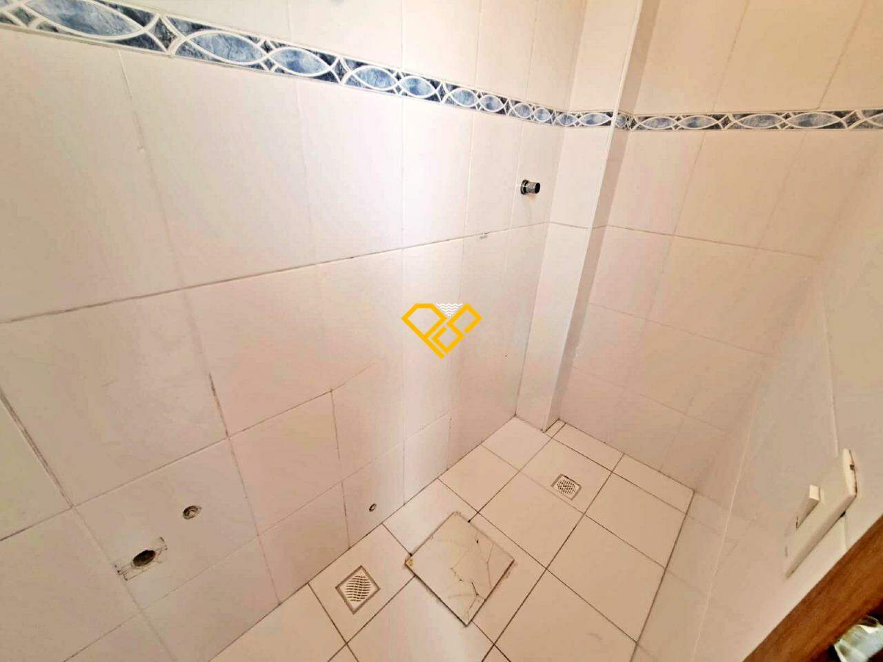 Sobreposta Baixa à venda no Boqueirão: Wc