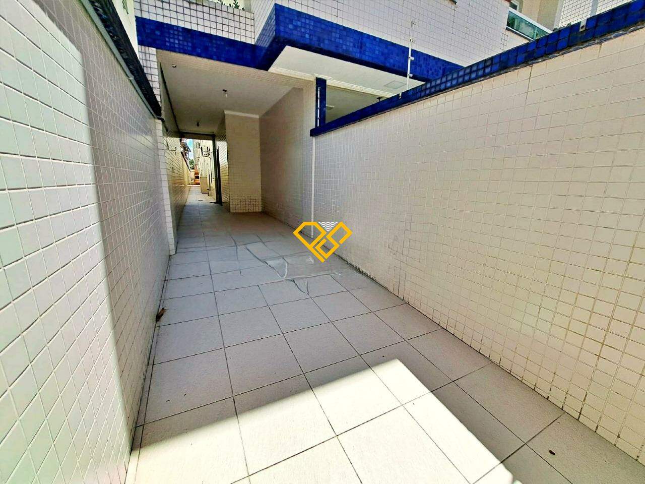 Sobreposta Baixa à venda no Boqueirão: Garagem