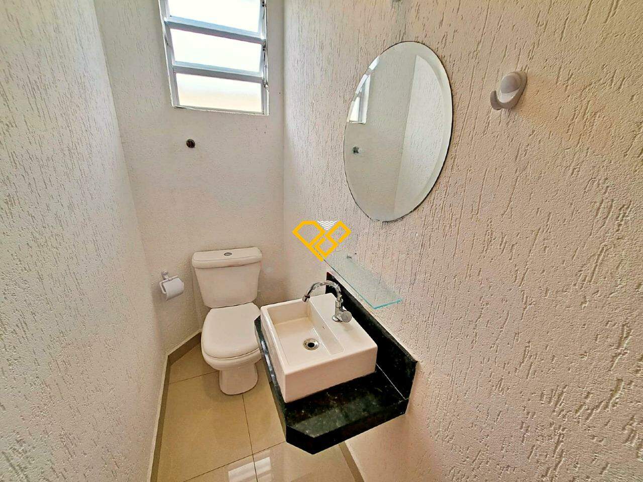 Sobreposta Baixa à venda no Boqueirão: Lavabo