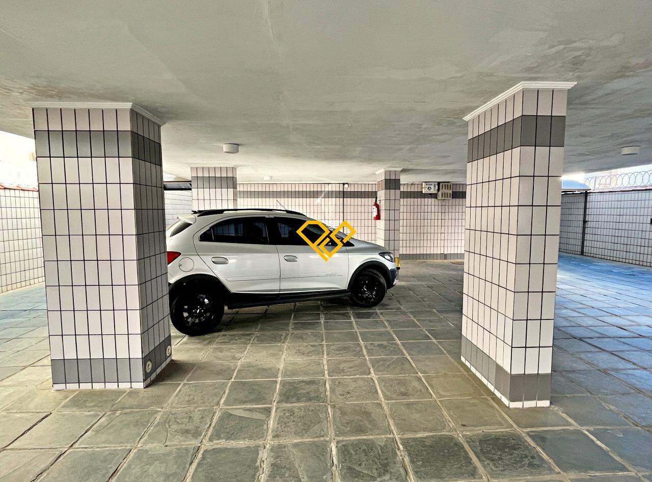 Apartamento à venda no Embaré: Garagem