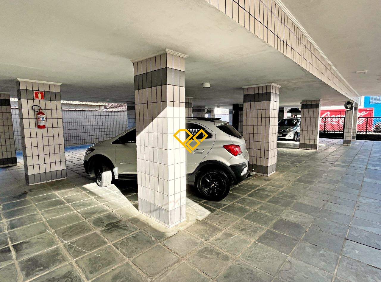 Apartamento à venda no Embaré: Garagem