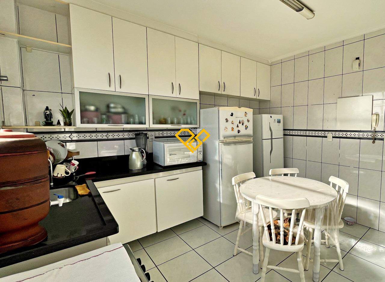 Apartamento à venda no Embaré: Cozinha