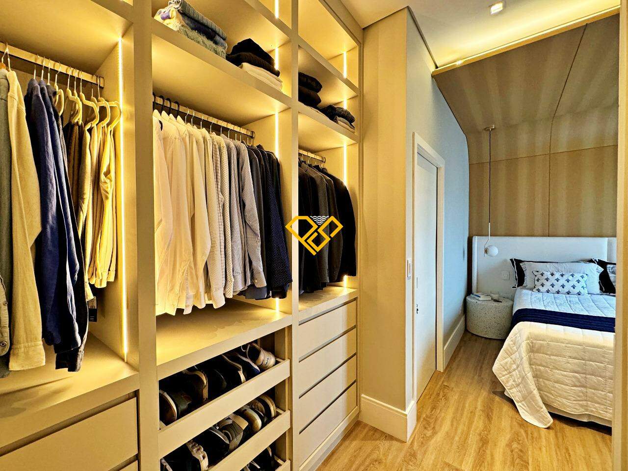 Apartamento à venda no Vila Rica: Suíte 1 - closet