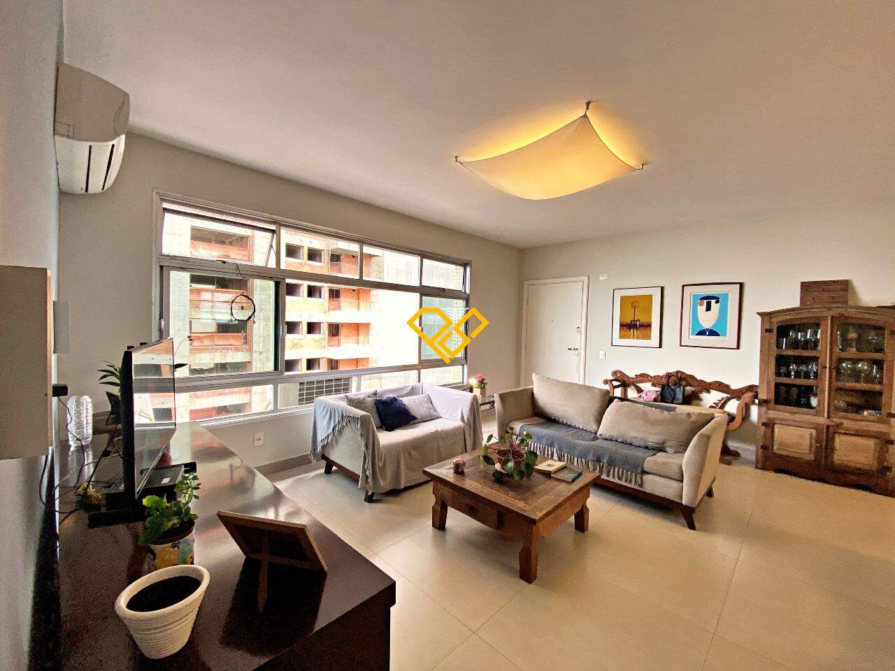 Apartamento à venda no Ponta da Praia: Sala