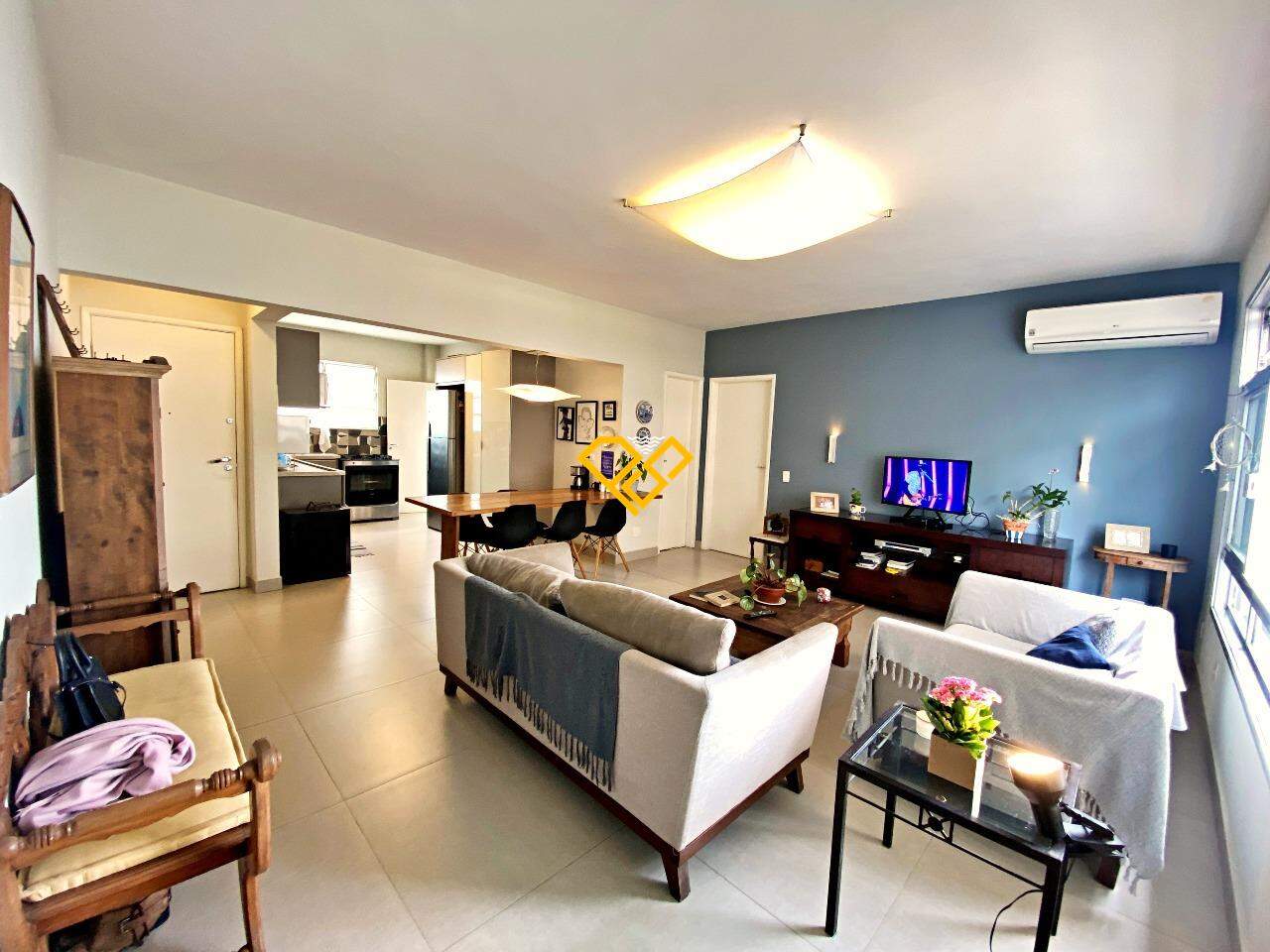 Apartamento à venda no Ponta da Praia: Sala