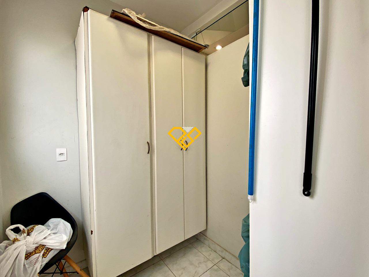 Apartamento à venda no Ponta da Praia: Dependência