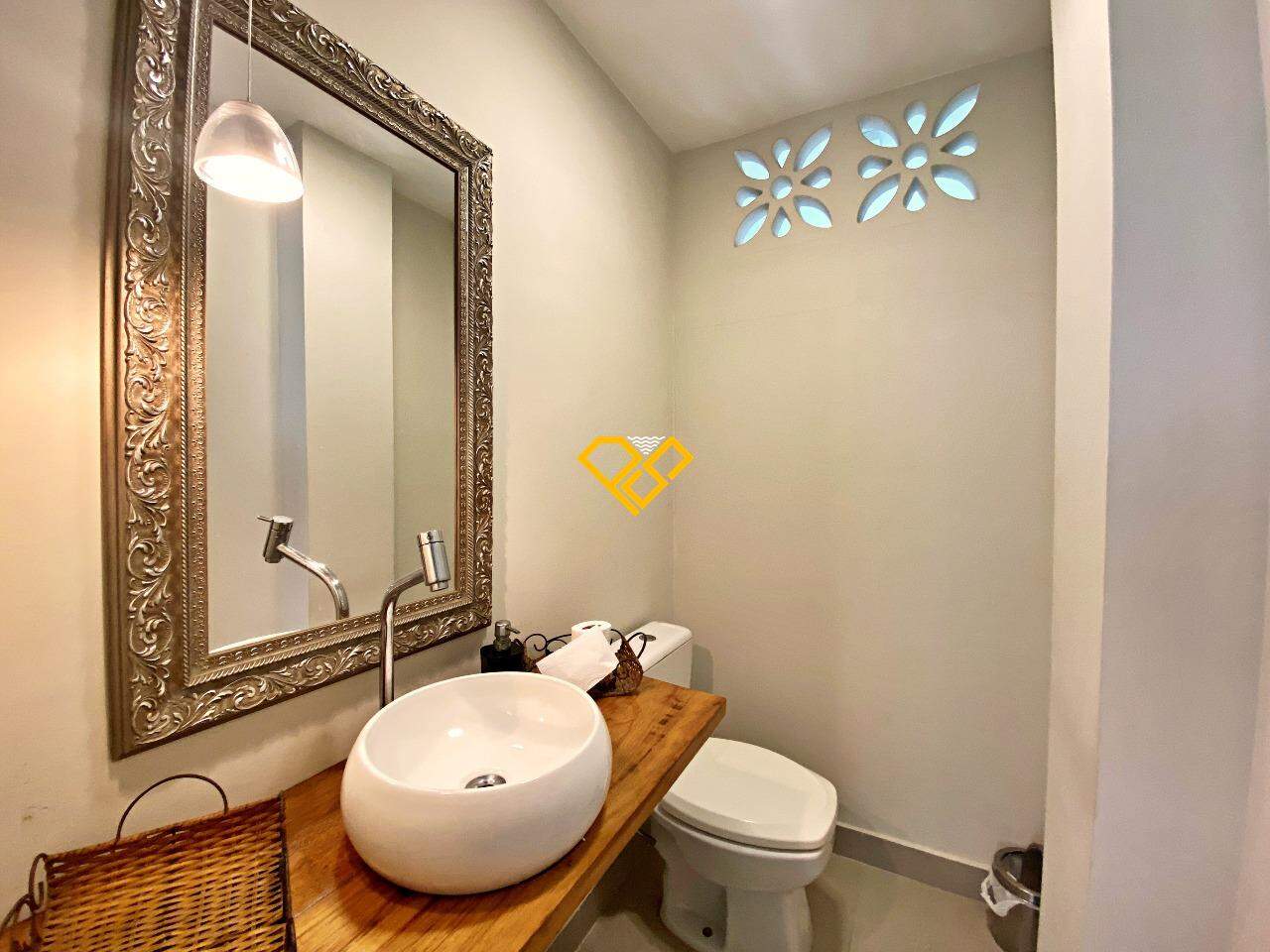 Apartamento à venda no Ponta da Praia: Lavabo