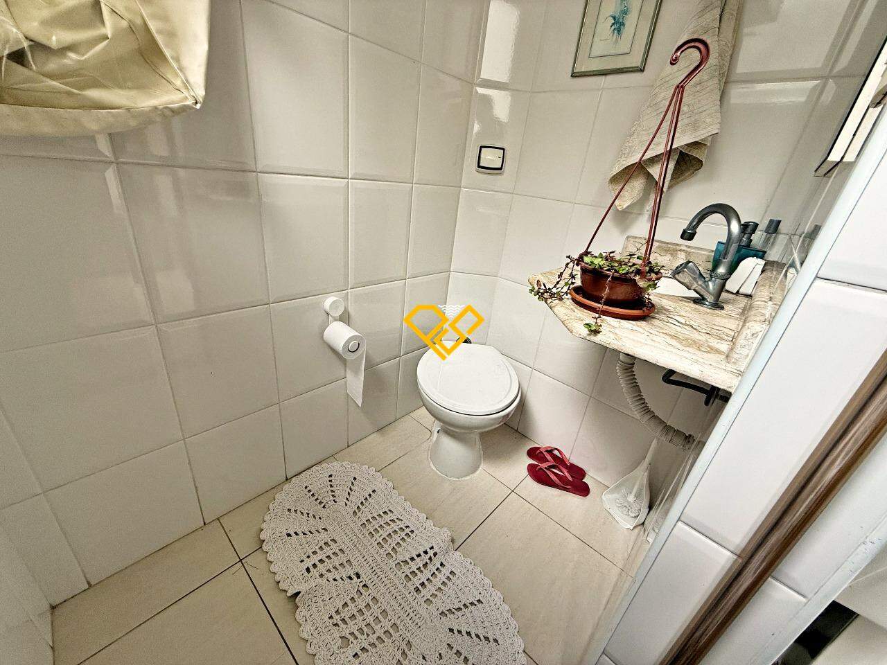 Sobreposta Alta à venda no Boqueirão: Wc de serviço