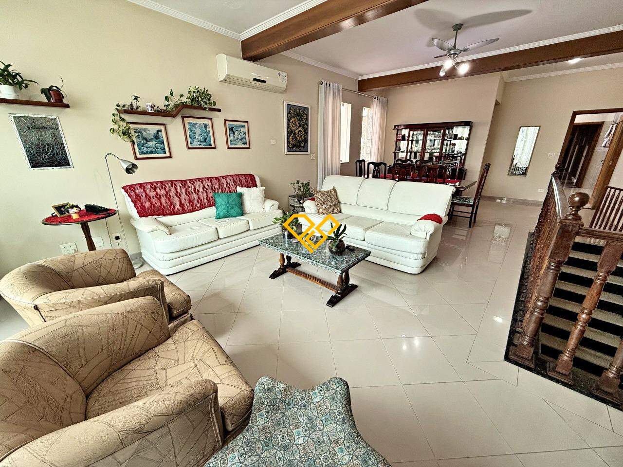 Sobreposta Alta à venda no Boqueirão: Sala