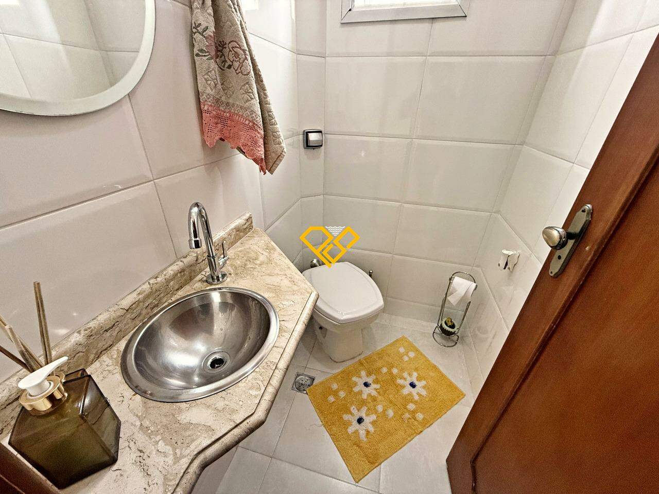 Sobreposta Alta à venda no Boqueirão: Lavabo