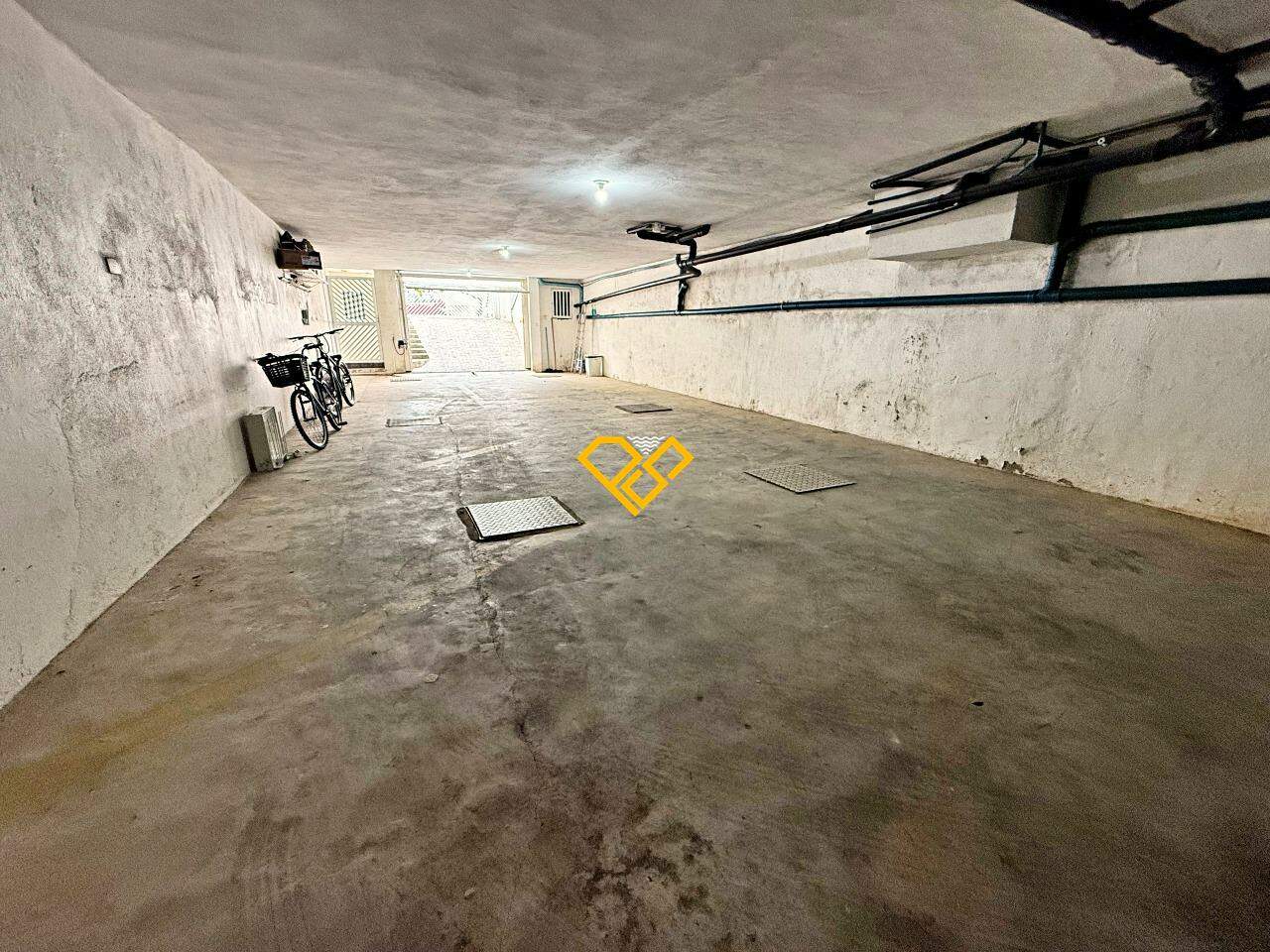 Sobreposta Alta à venda no Boqueirão: Garagem