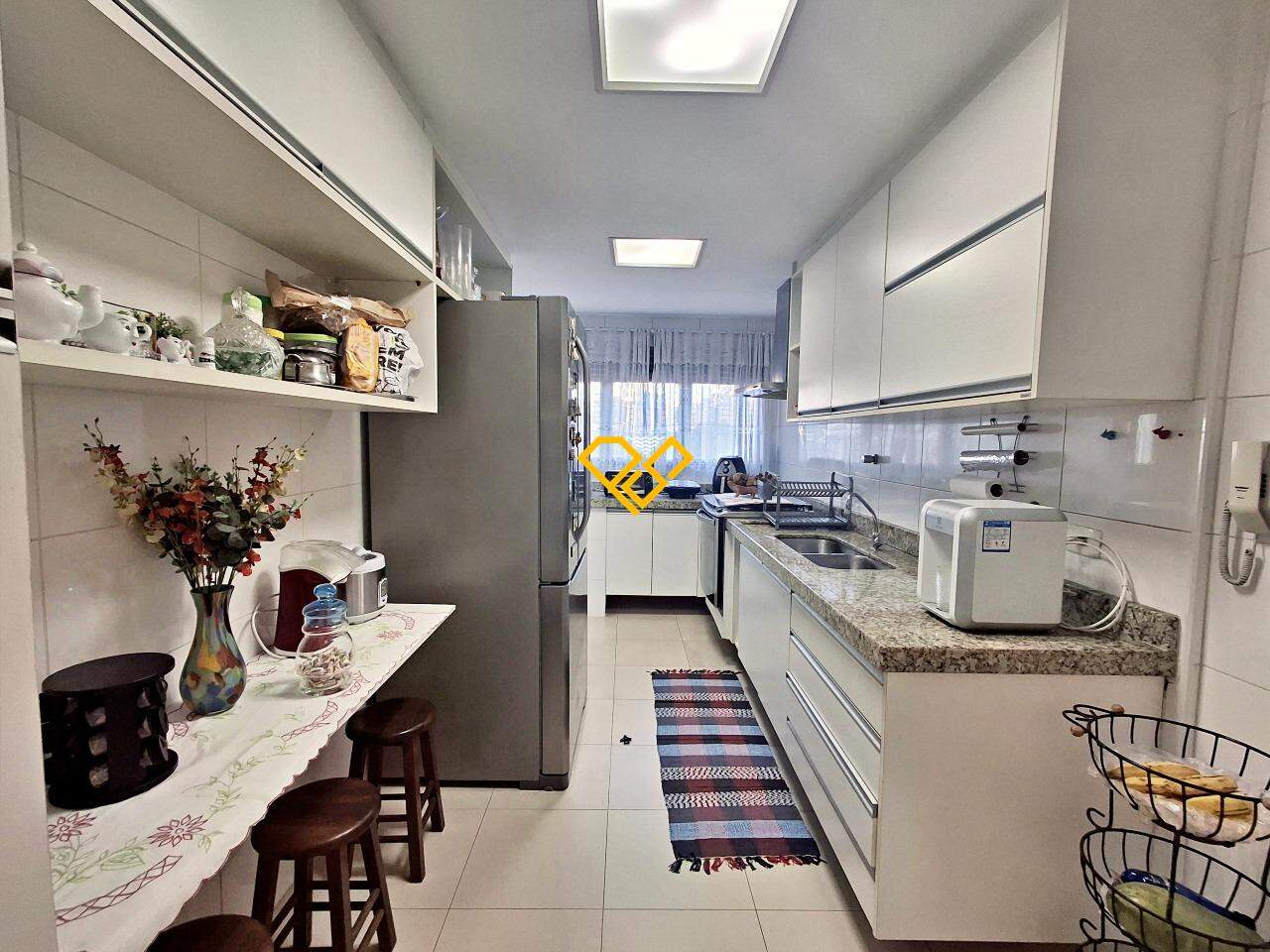 Apartamento à venda no Gonzaga: Cozinha