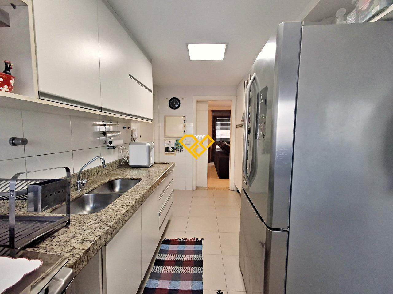 Apartamento à venda no Gonzaga: Cozinha