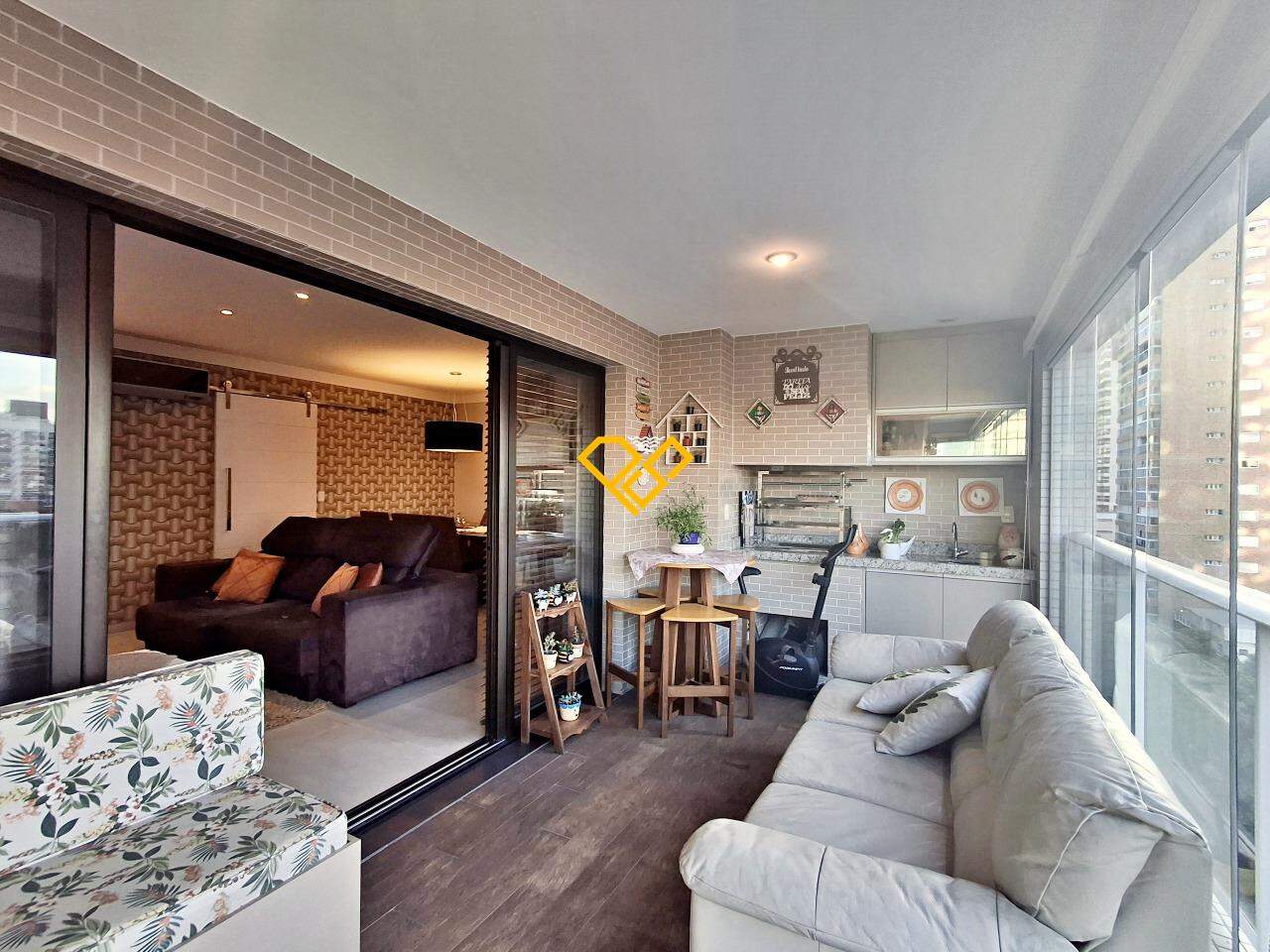 Apartamento à venda no Gonzaga: Varanda com churrasqueira