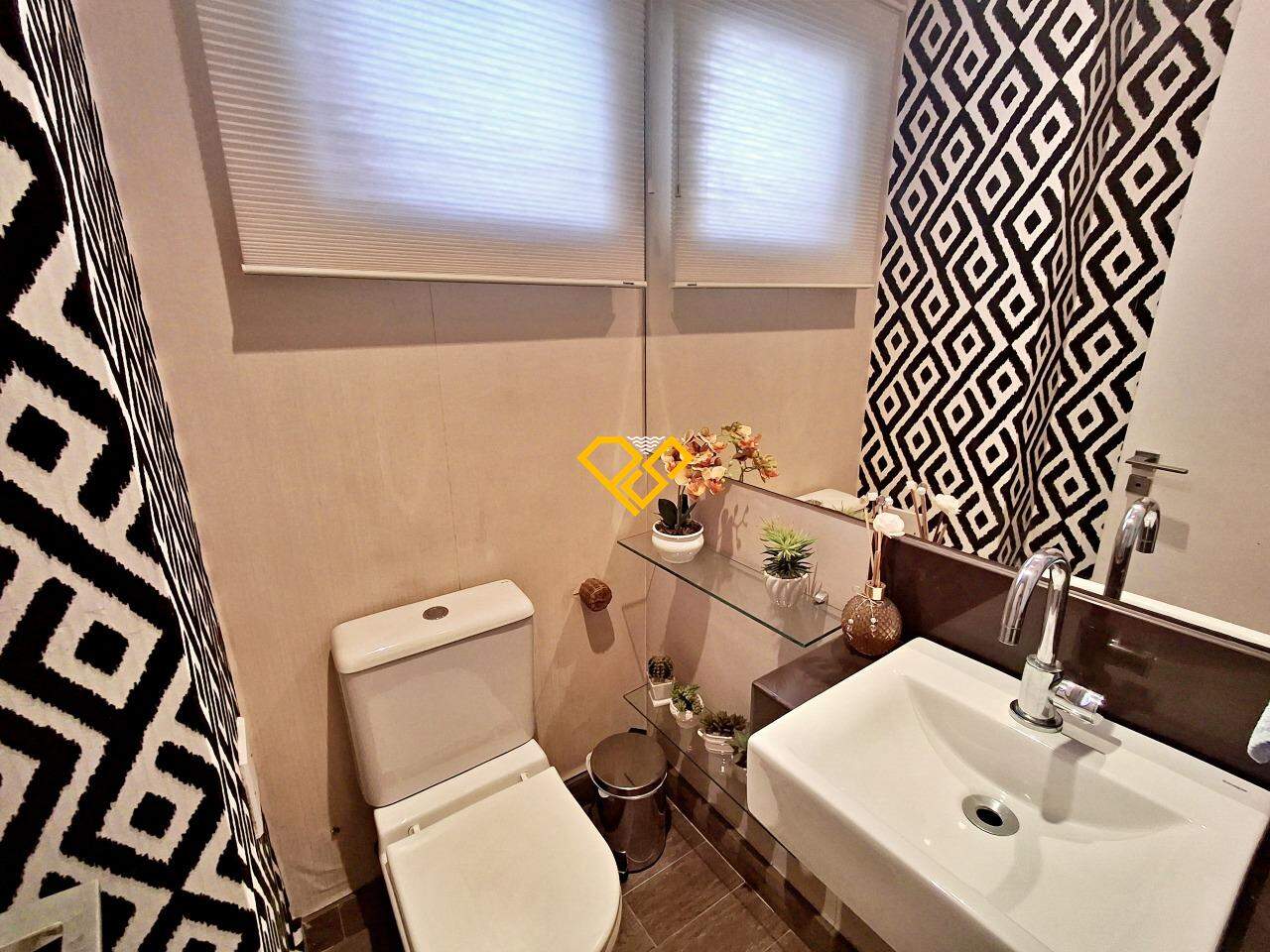Apartamento à venda no Gonzaga: Lavabo