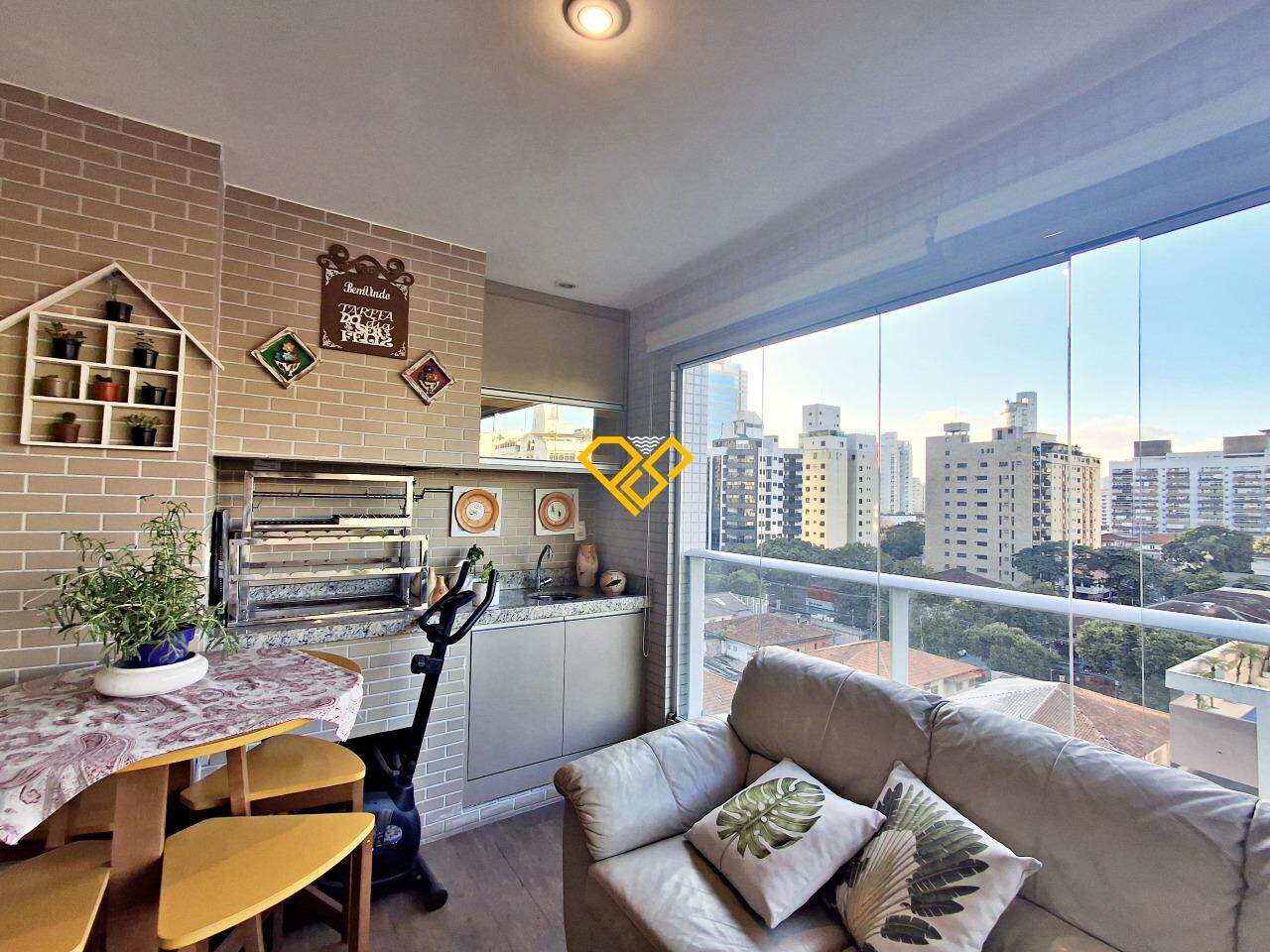 Apartamento à venda no Gonzaga: Varanda com churrasqueira