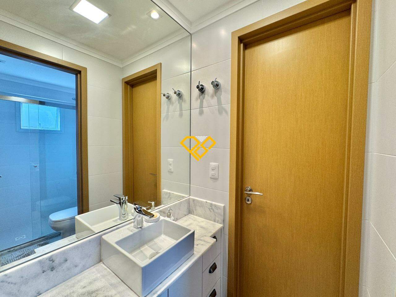 Apartamento para aluguel no Gonzaga: Wc suíte americana 1 e 2