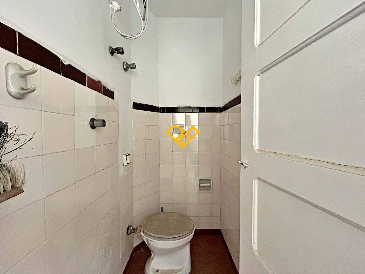 Apartamento à venda no Embaré: Wc de serviço