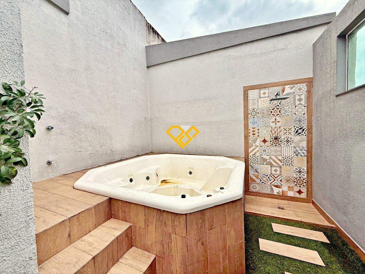 Cobertura à venda no Encruzilhada: Jacuzzy