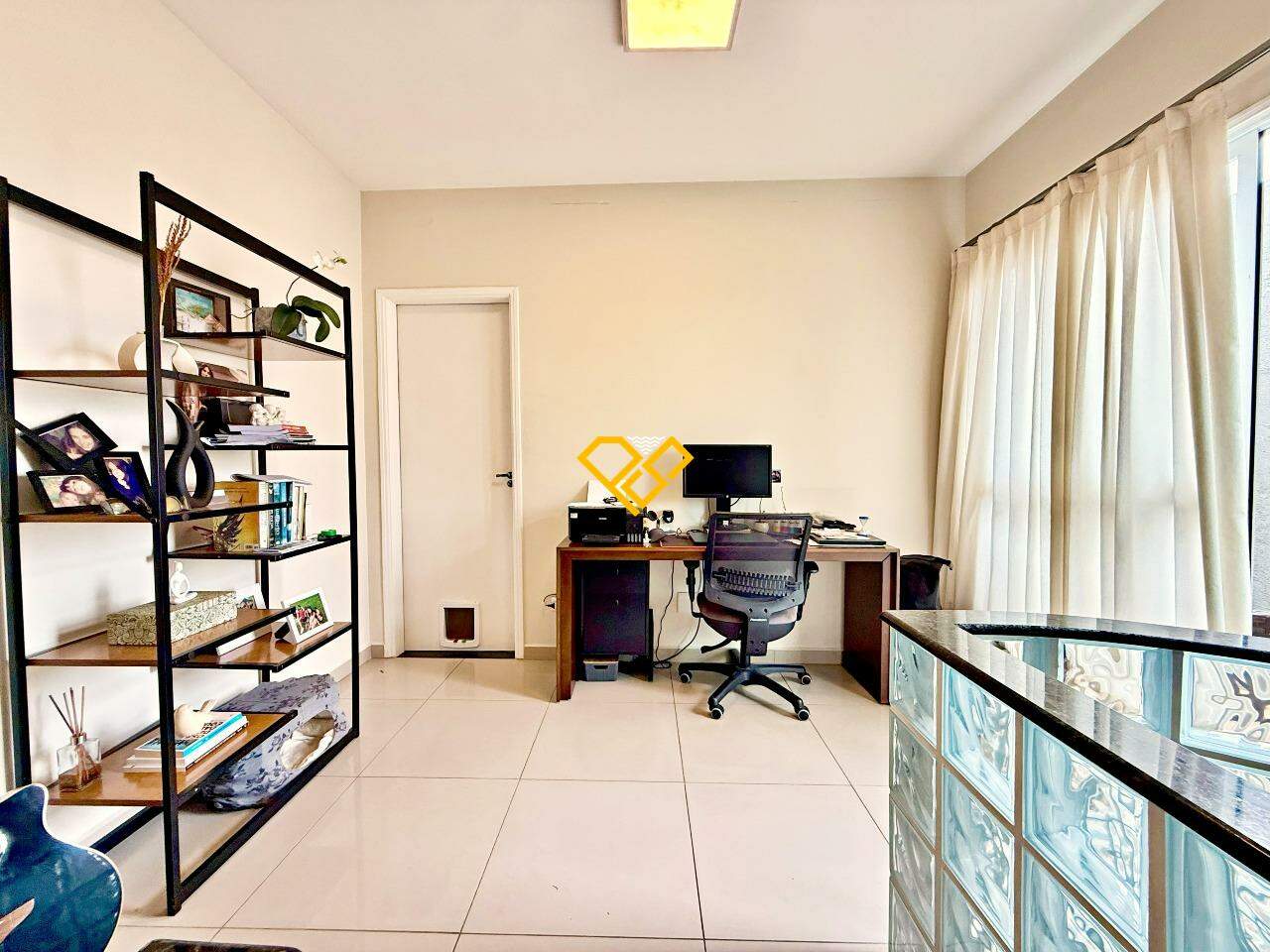 Cobertura à venda no Encruzilhada: Sala 2° piso