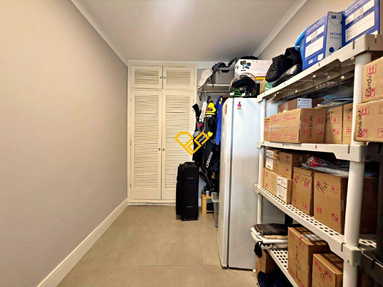 Apartamento à venda no Aparecida: Dependência