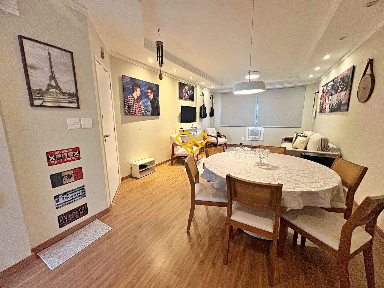 Apartamento à venda no Ponta da Praia: Sala