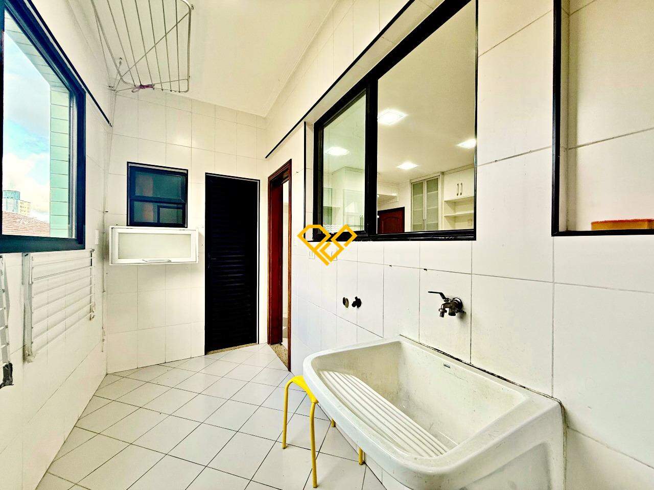 Apartamento à venda no Embaré: Área de serviço