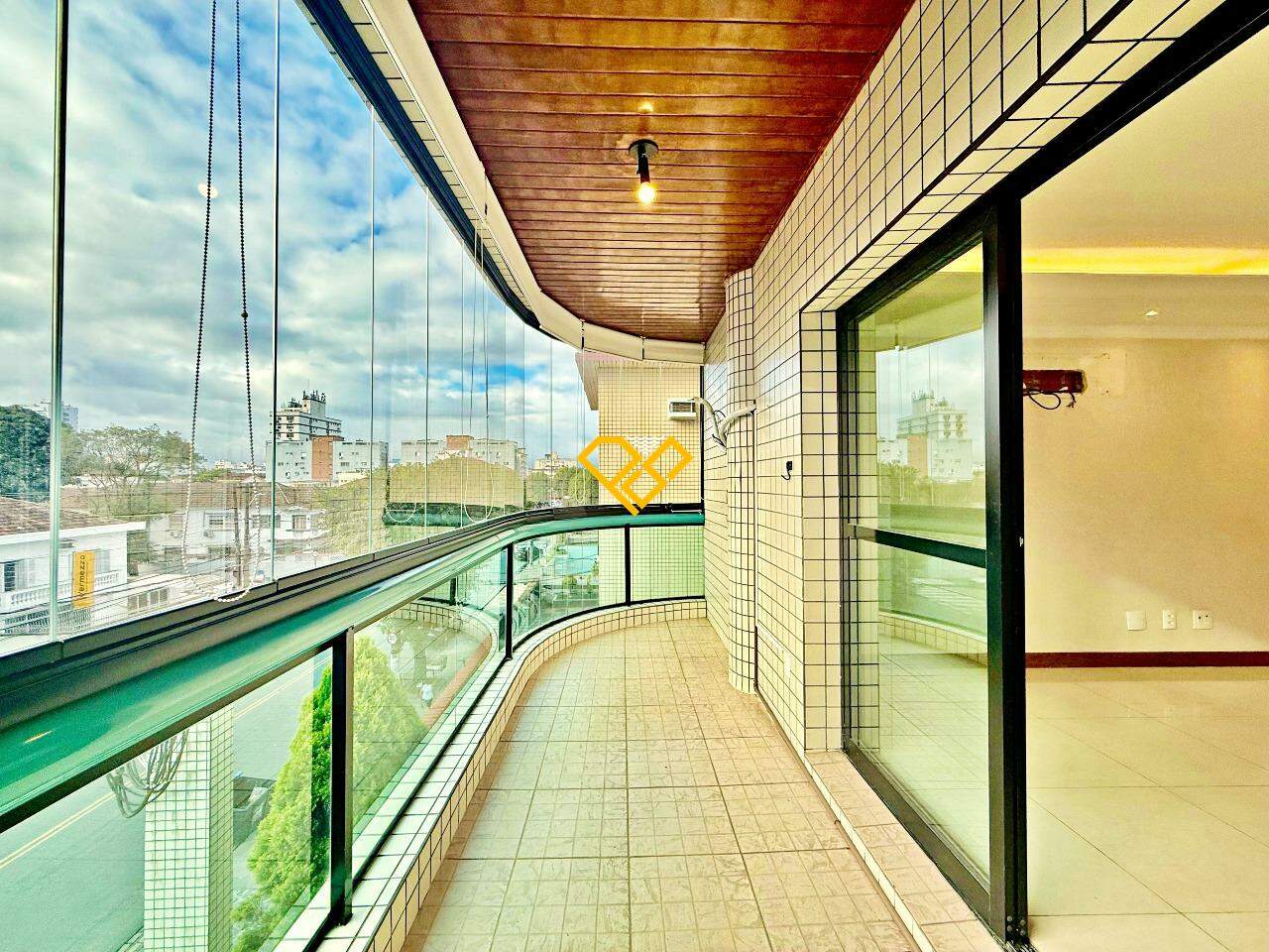 Apartamento à venda no Embaré: Varanda