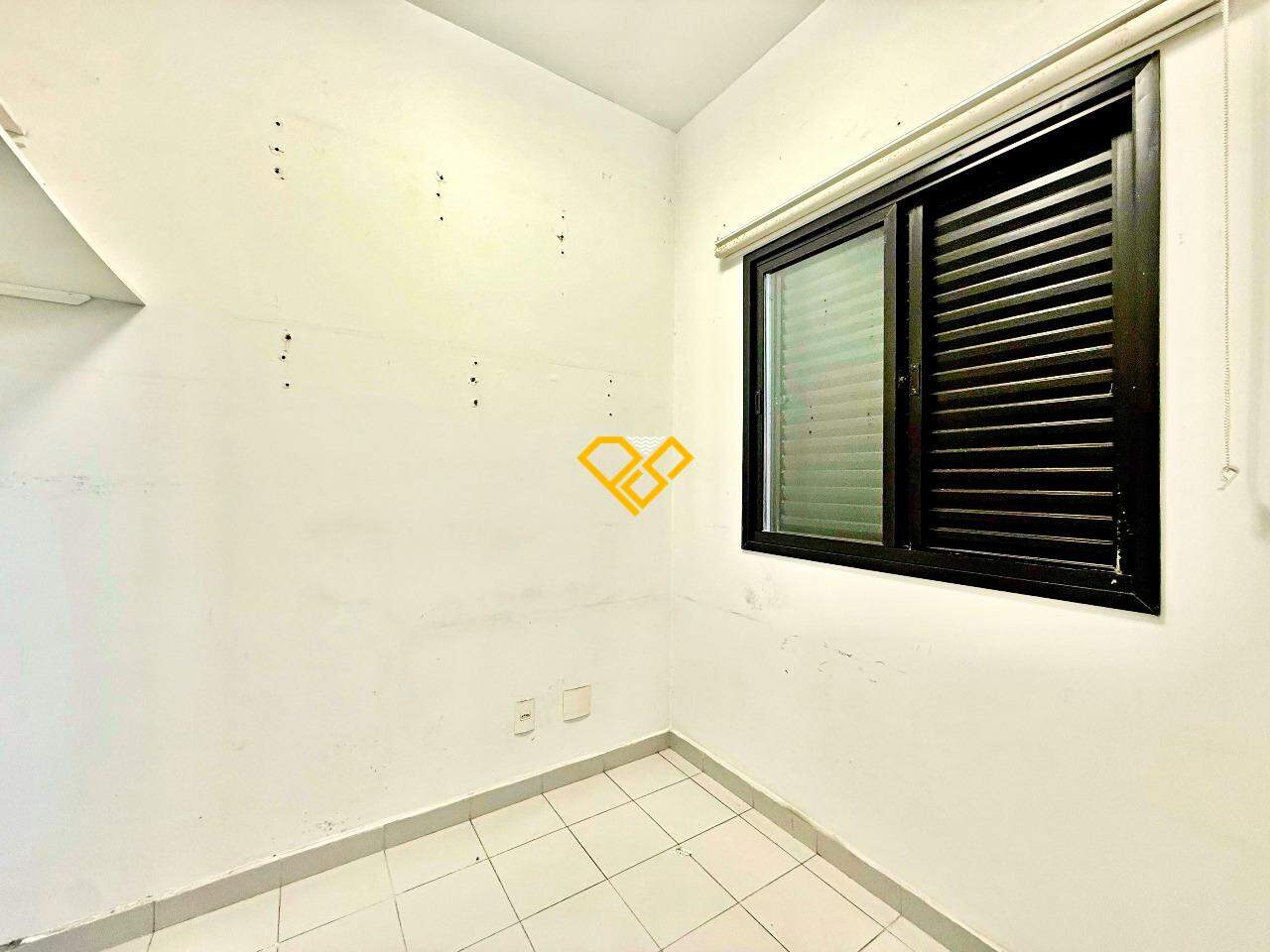 Apartamento à venda no Embaré: Dependência