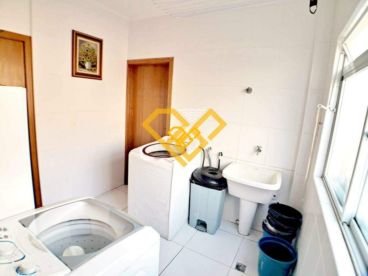 Casa à venda no Aparecida: ÁREA DE SERVIÇO