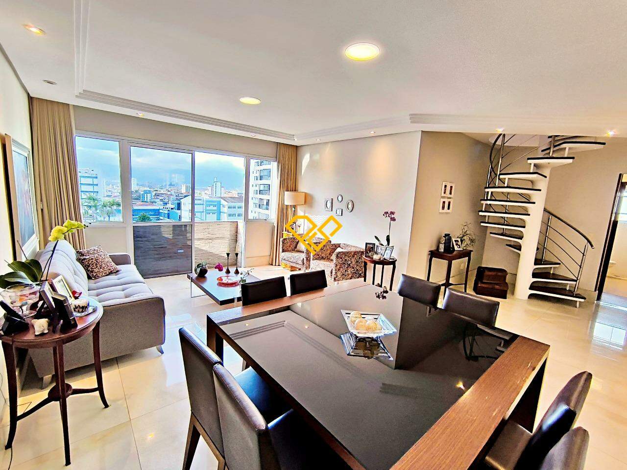 Cobertura à venda no Boqueirão: Sala 1° piso