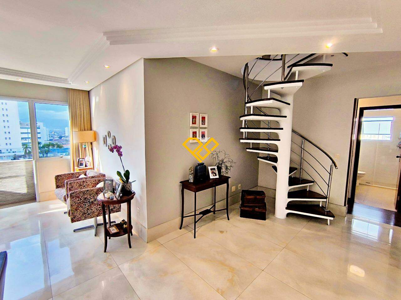 Cobertura à venda no Boqueirão: Sala 1° piso