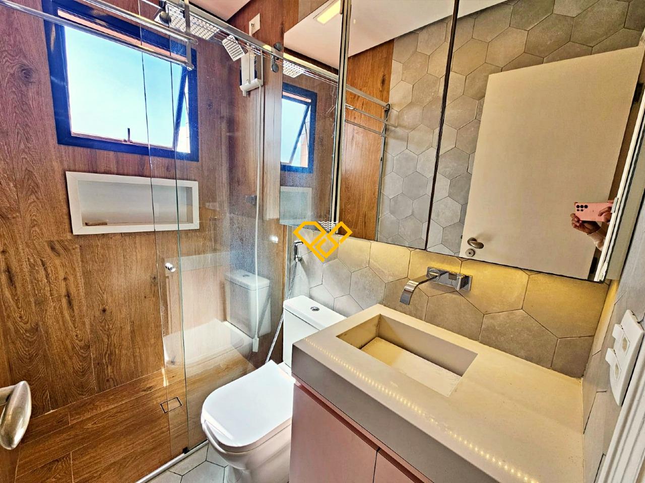 Apartamento para aluguel no Embaré: Wc suíte