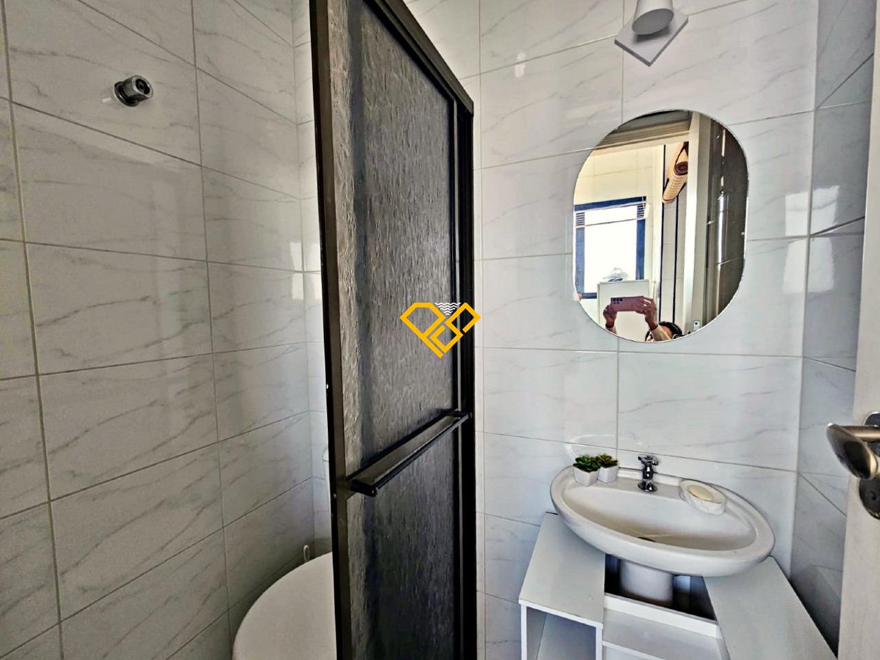 Apartamento para aluguel no Embaré: Wc serviço