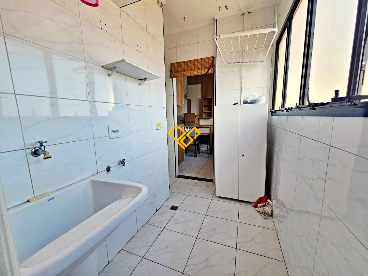 Apartamento para aluguel no Embaré: Área de serviço