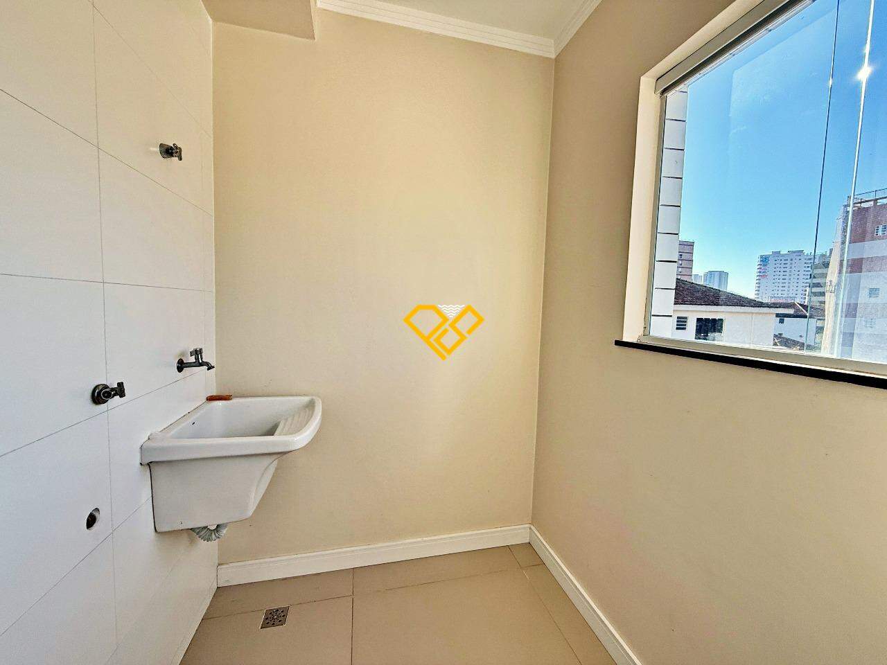 Apartamento à venda no Ponta da Praia: Área de serviço