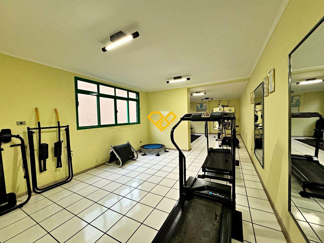 Apartamento à venda no Embaré: Lazer - academia
