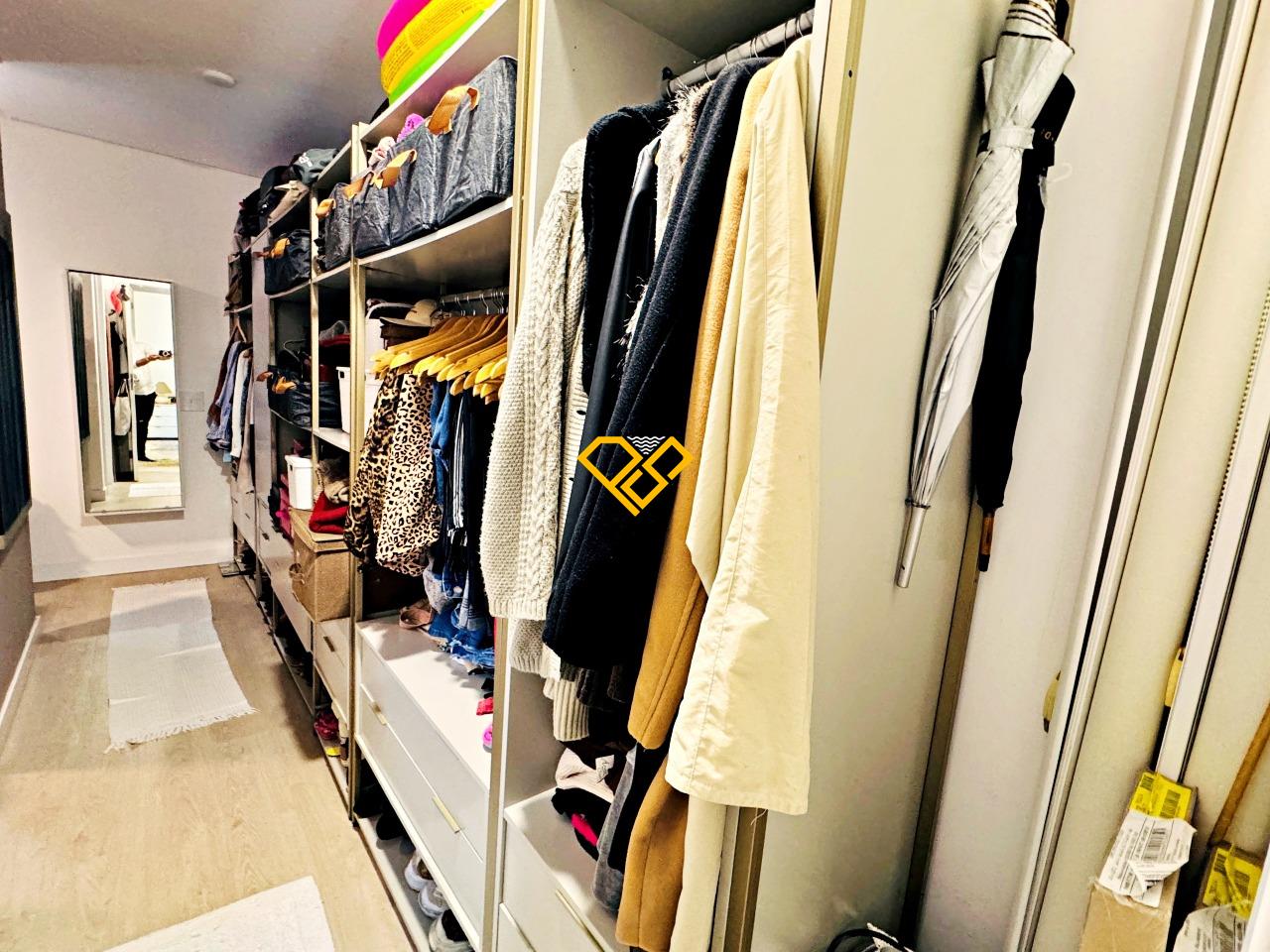 Apartamento à venda no Marapé: Closet