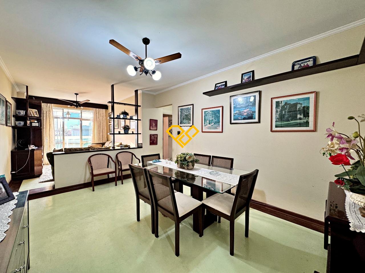 Apartamento à venda no Ponta da Praia: Sala