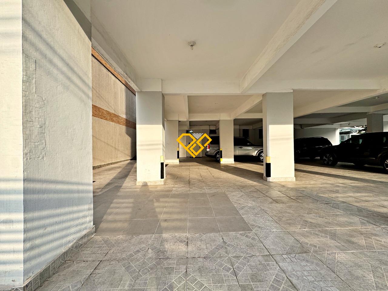 Apartamento à venda no Ponta da Praia: Garagem